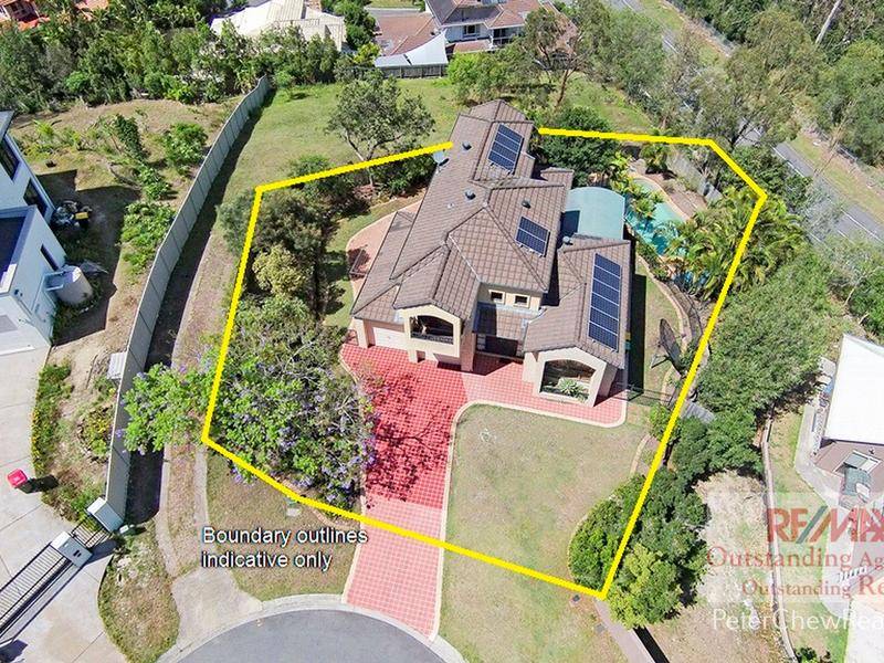 15 Summit Place, MOUNT OMMANEY